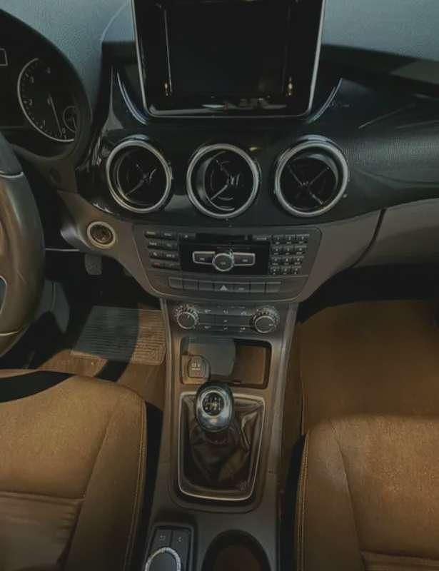 Usata Mercedes B180 Executive 109 CV (80 kW) 2013 Grigio Utilitaria