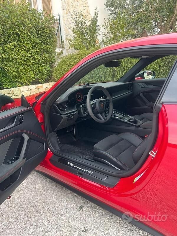 Usata Porsche 911 480 CV (353 kW) 2023 Rosso Coupé