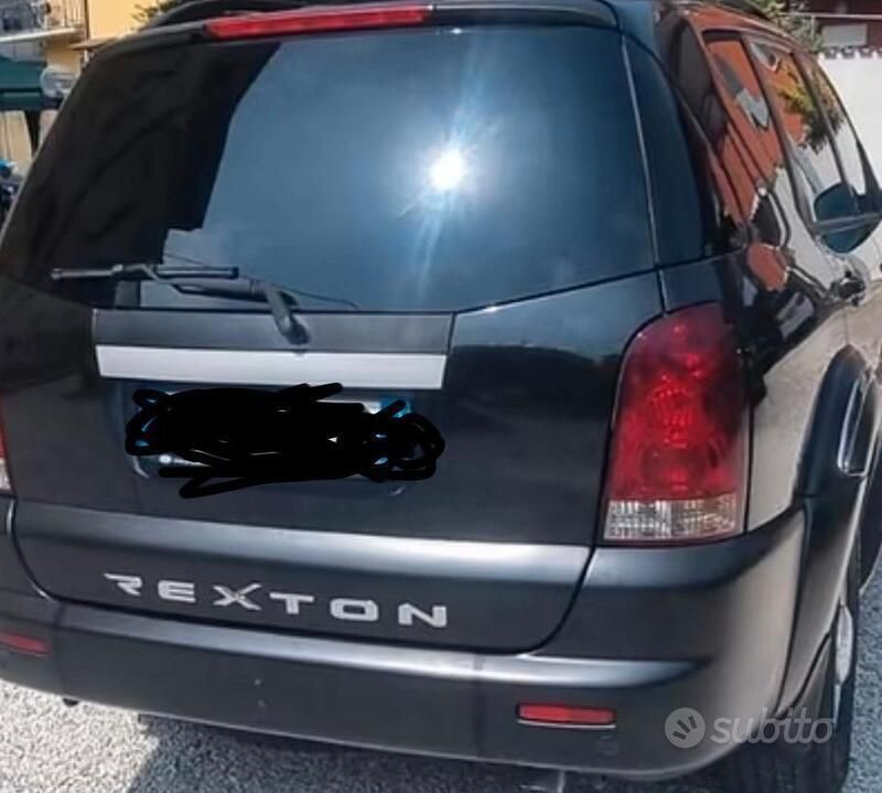 Nero Usata 2005 Ssangyong (KGM) Rexton SUV | 2000 € (Ottimo prezzo) - Immagine 1/2