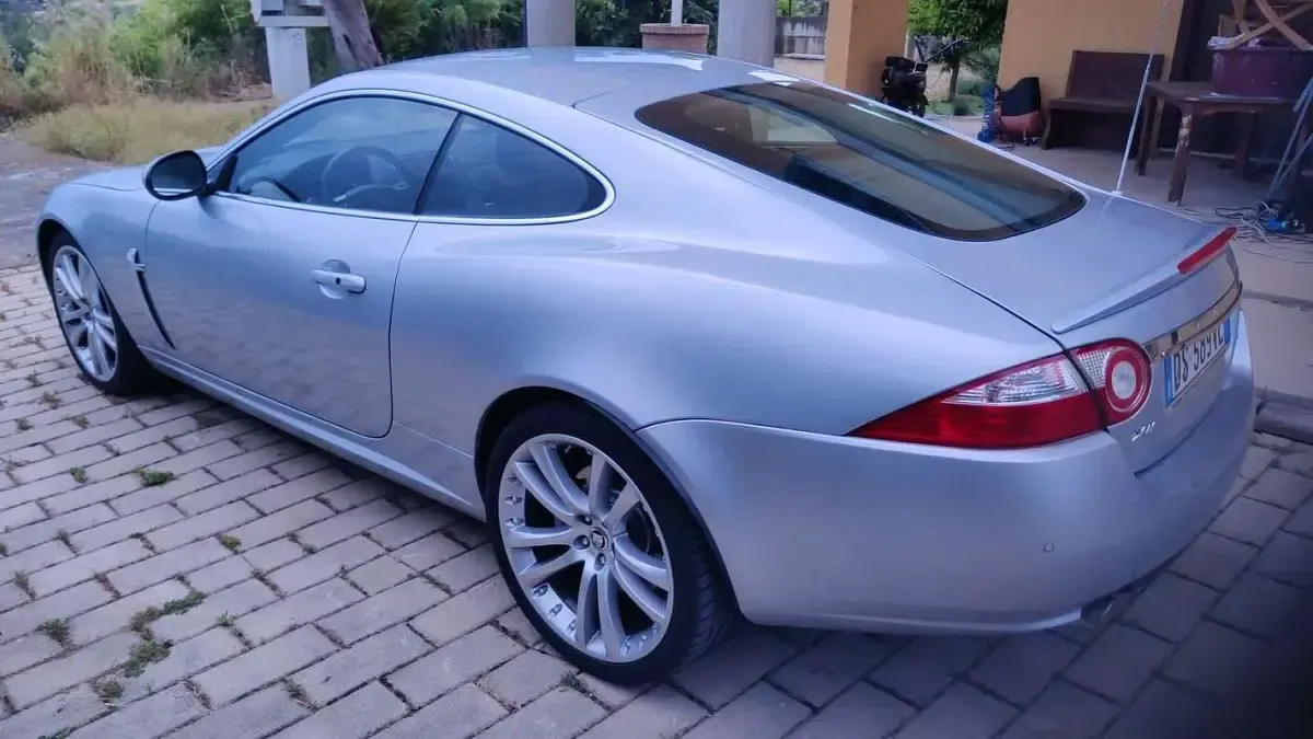 Usata Jaguar XK 298 CV (219 kW) 2007 Argento Coupé