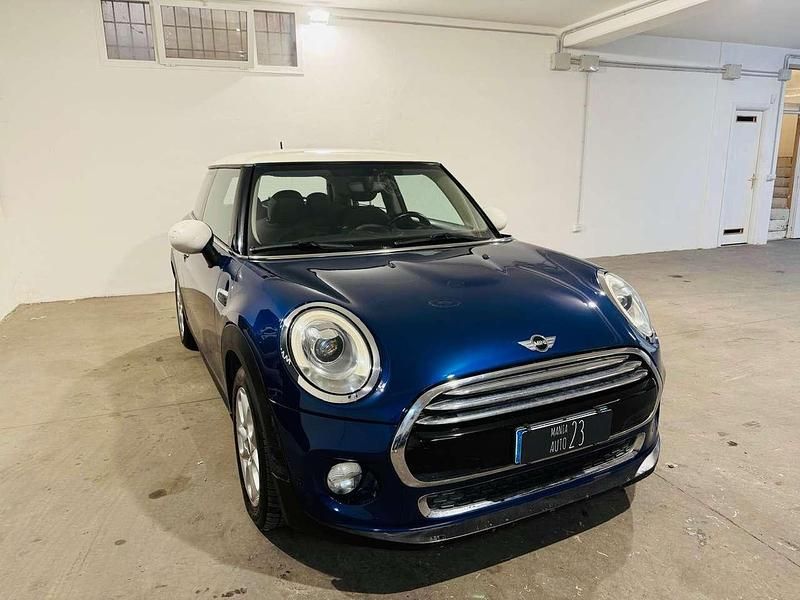 Usata Mini Cooper D Hype 116 CV (85 kW) 2018 Blu/azzurro Utilitaria