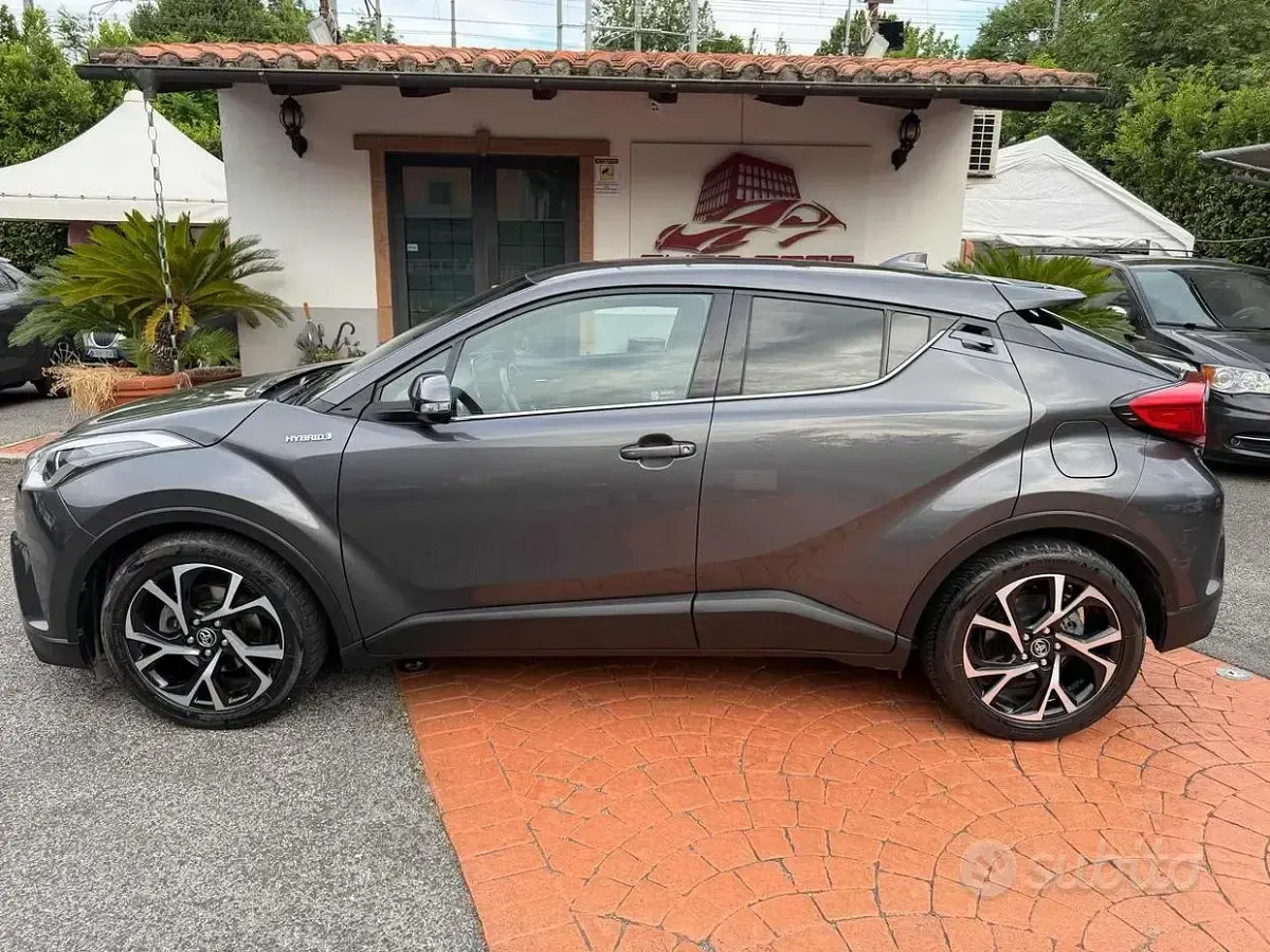 Usata Toyota C-HR Trend 98 CV (72 kW) 2019 Grigio SUV