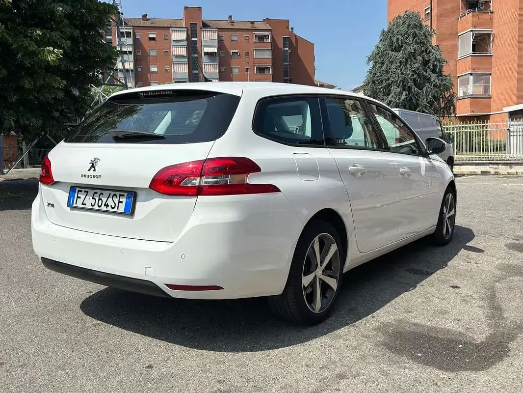 Usata Peugeot 308 Business-Line 131 CV (96 kW) 2019 Bianco Station wagon