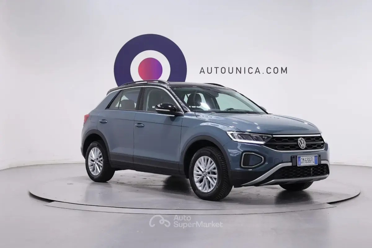 Usata VW T-Roc Life 150 CV (110 kW) 2023 Blu SUV