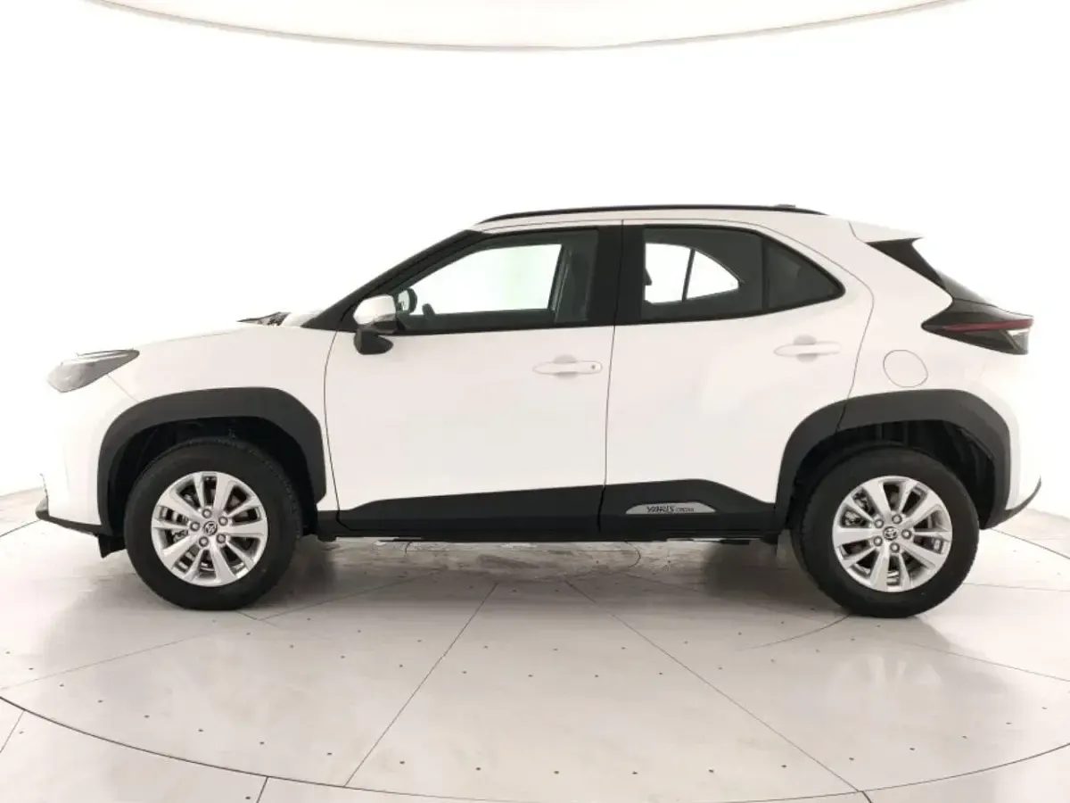 Nuova Toyota Yaris Cross Active 92 CV (67 kW) 2026 Bianco SUV