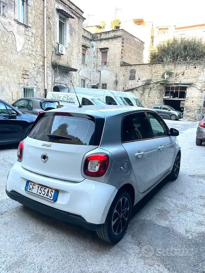 Usata Smart ForFour 71 CV (52 kW) 2017 Bianco Utilitaria