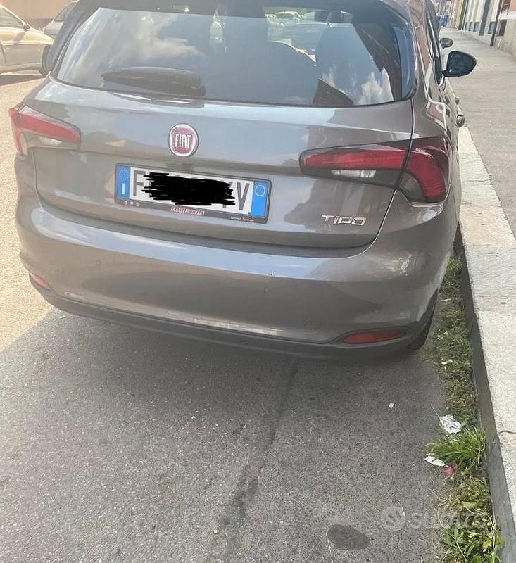 Usata Fiat Tipo 120 CV (88 kW) 2017 Grigio