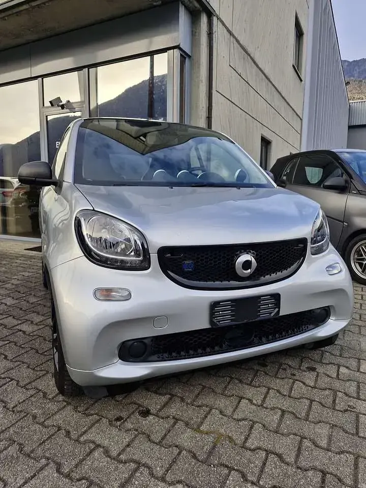 Usata Smart ForTwo Electric Drive 60 kW (82 CV) 2018 Argento Utilitaria