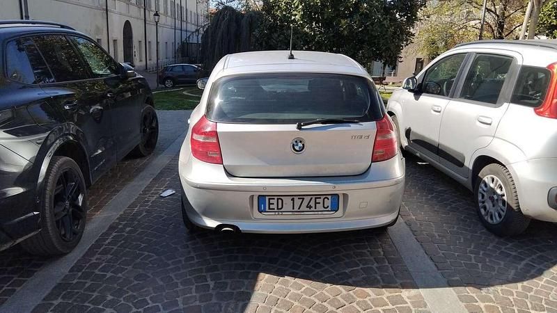 Usata BMW 118 Efficient Dynamics 143 CV (105 kW) 2010 Argento Utilitaria