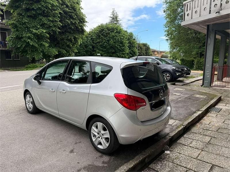 Usata Opel Meriva 120 CV (88 kW) 2016 Grigio Monovolume