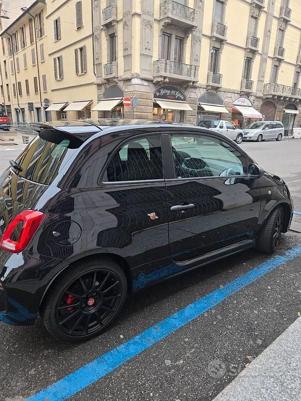 Usata Abarth 695 180 CV (132 kW) 2023 Nero Utilitaria