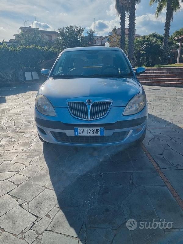 Blu Usata 2006 Lancia Ypsilon Due volumi | 3900 € (Cara) - Immagine 1/4