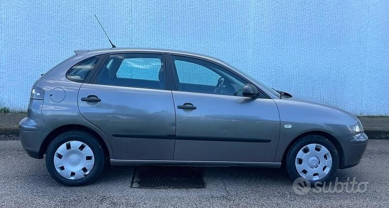Usata Seat Ibiza 65 CV (47 kW) 2007 Grigio Utilitaria