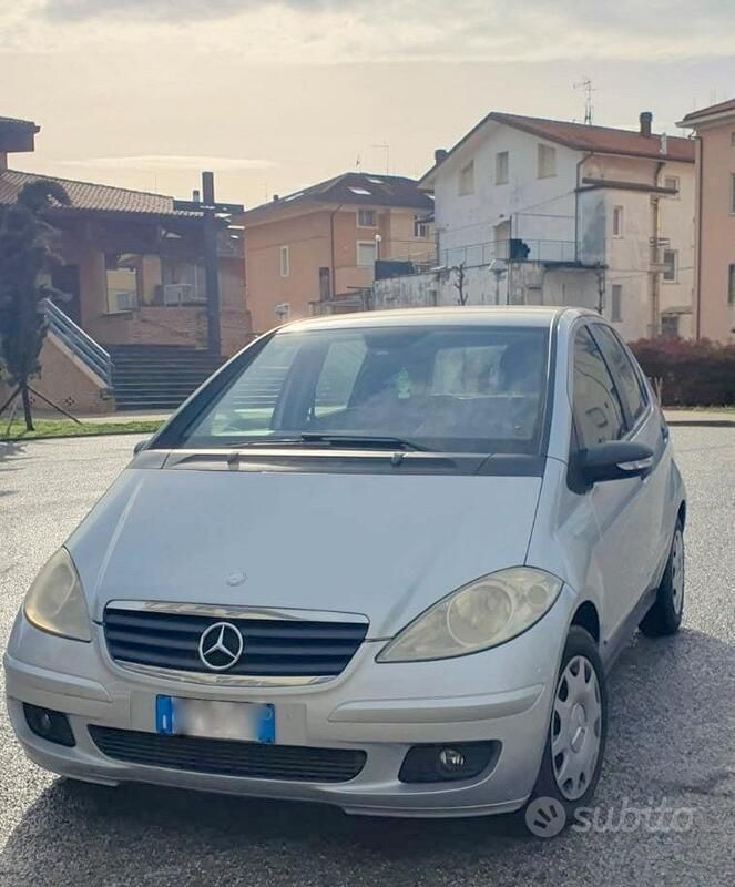 Usata Mercedes A200 95 CV (69 kW) 2004 Grigio Berlina