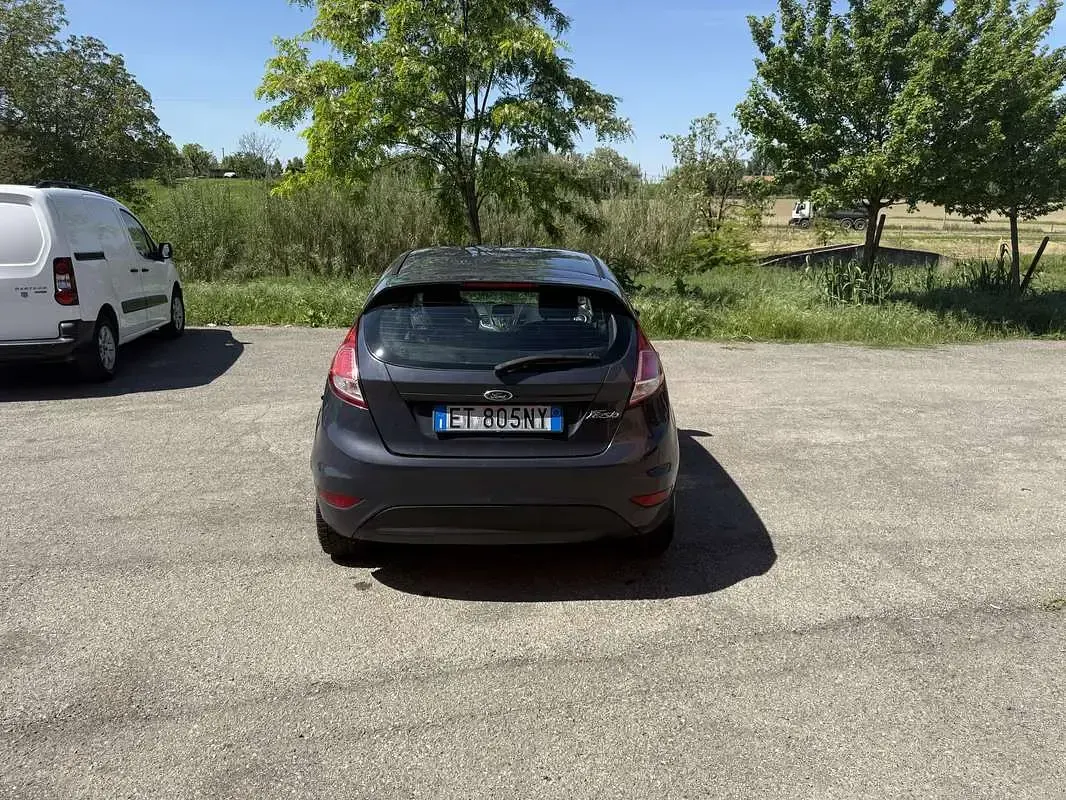 Usata Ford Fiesta Titanium 75 CV (55 kW) 2013 Berlina