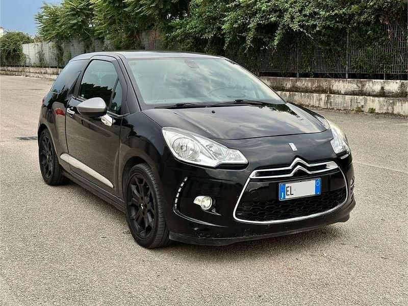 Usata Citroën DS3 So Chic 82 CV (60 kW) 2013 Nero Berlina