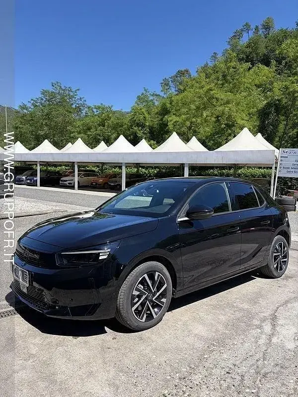 Usata Opel Corsa 101 CV (74 kW) 2024 Nero Utilitaria