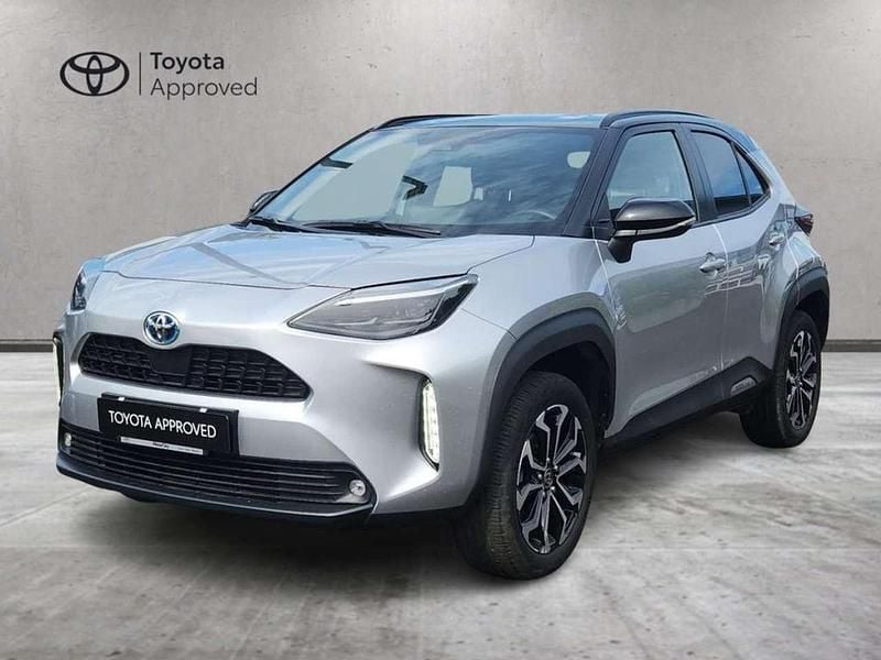 Usata Toyota Yaris Cross Trend 92 CV (67 kW) 2023 Silver met SUV