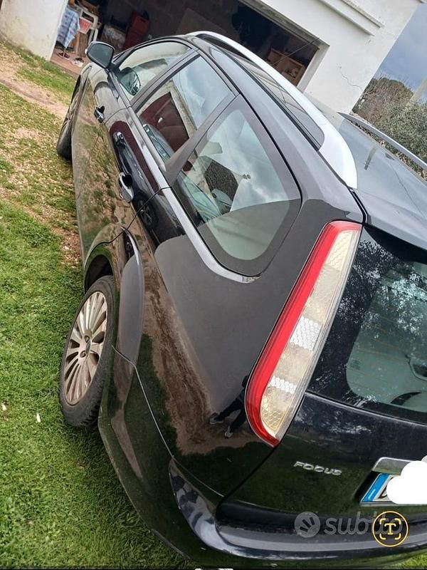 Begagnad Ford Focus 2008 Minibuss