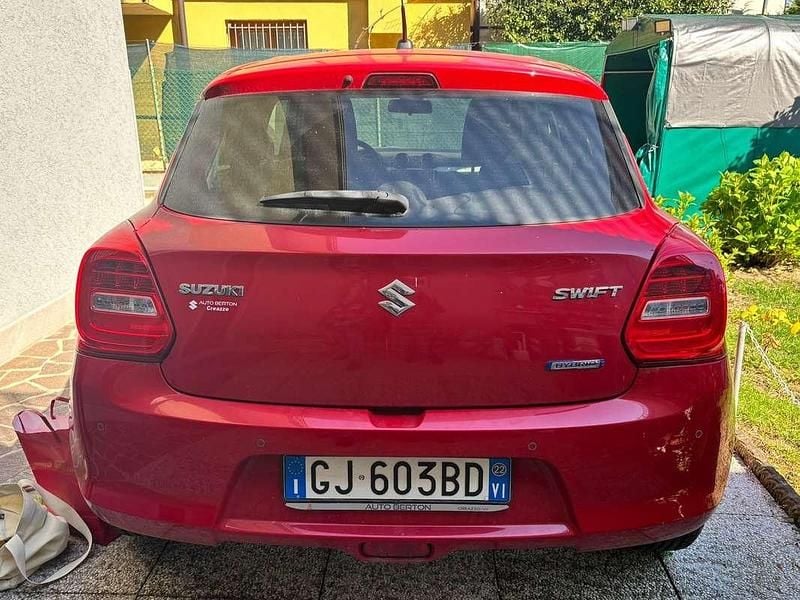 Usata Suzuki Swift Cool 83 CV (61 kW) 2022 Rosso Utilitaria