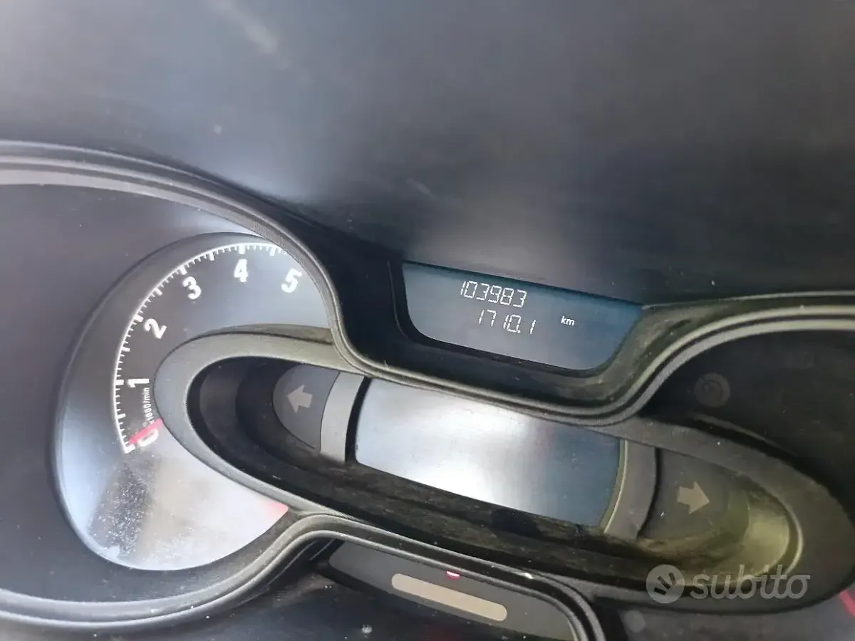 Usata Opel Vivaro 125 CV (91 kW) 2017 Bianco Monovolume