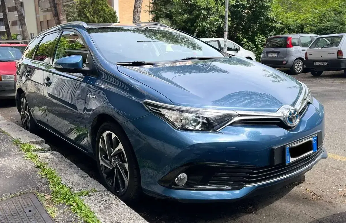 Usata Toyota Auris Touring Sports Business Edition 136 CV (100 kW) 2015 Station wagon