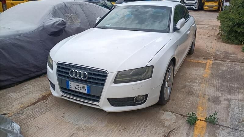 Bianco Usata 2012 Audi A5 S-Line Coupé | 6500 € (Super prezzo) - Immagine 1/4