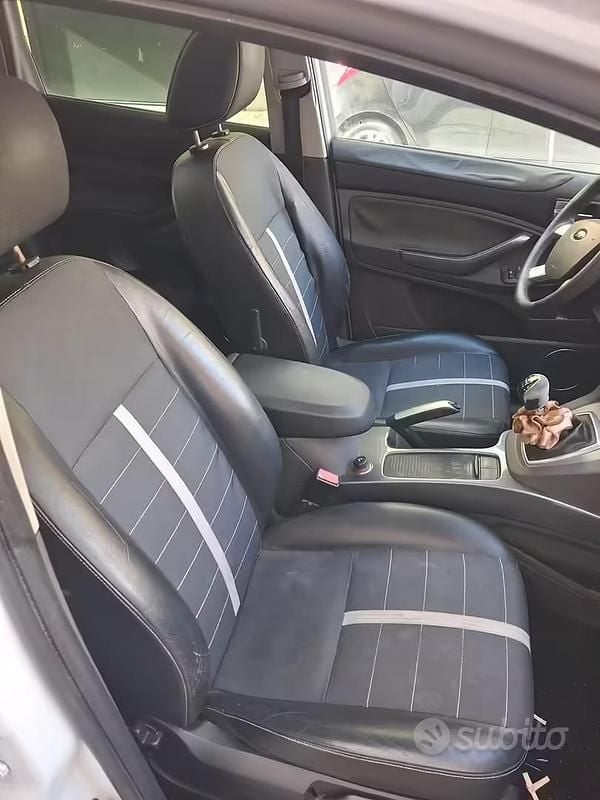 Usata Ford Kuga 163 CV (119 kW) 2011 Bianco SUV