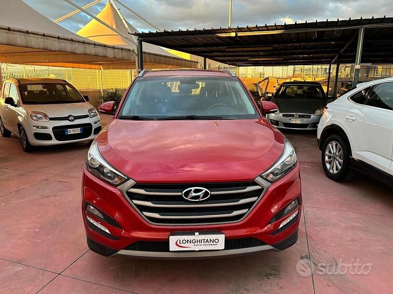 Usata Hyundai Tucson Comfort 115 CV (84 kW) 2016 Rosso SUV