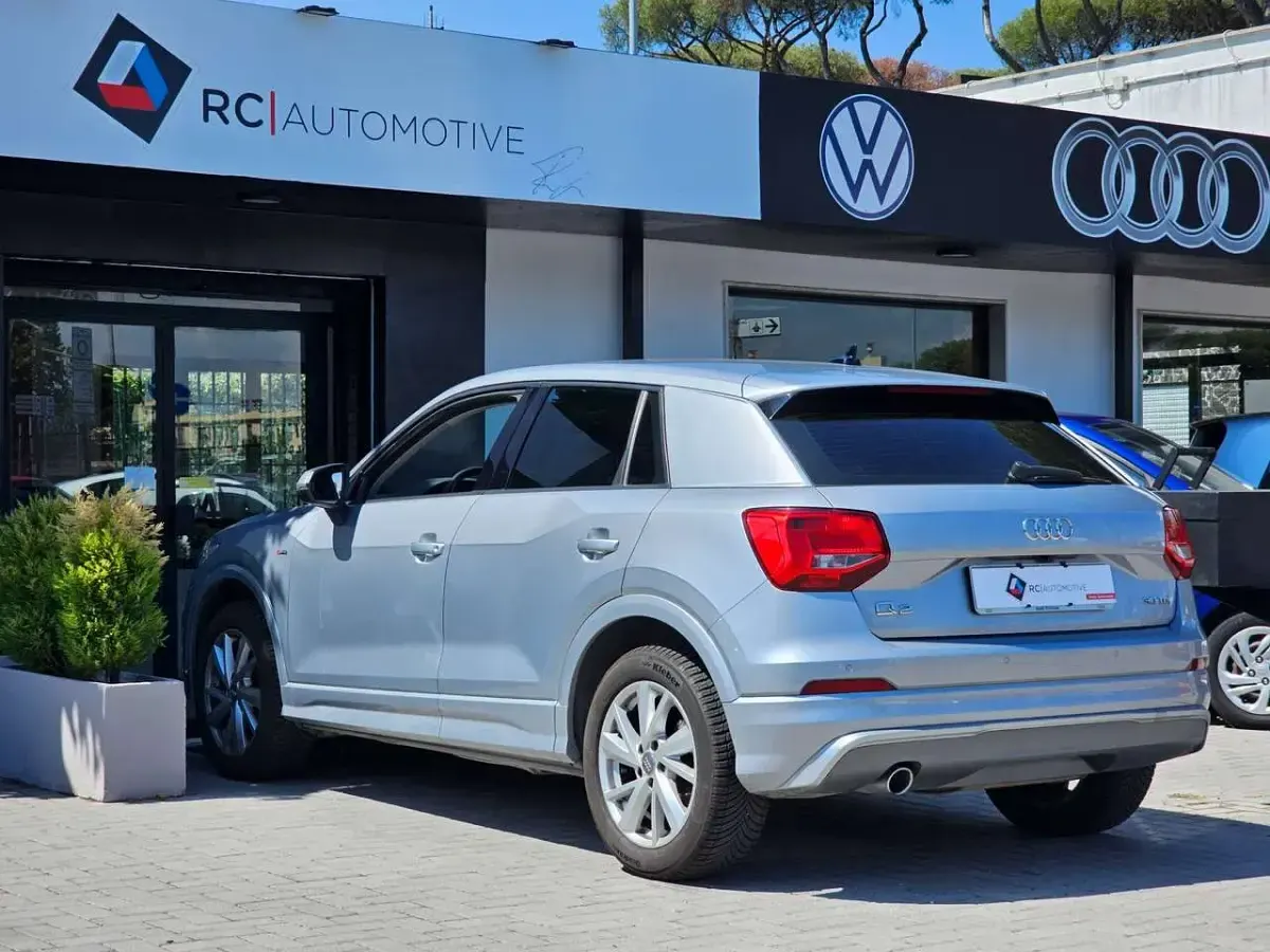 Usata Audi Q2 S-Line 116 CV (85 kW) 2019 Argento fioretto SUV