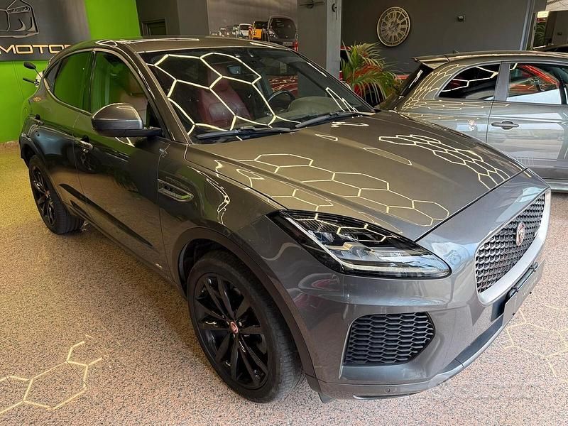 Begagnad Jaguar E-Pace R-Dynamic 150 HK (110 kW) 2017 Grå SUV
