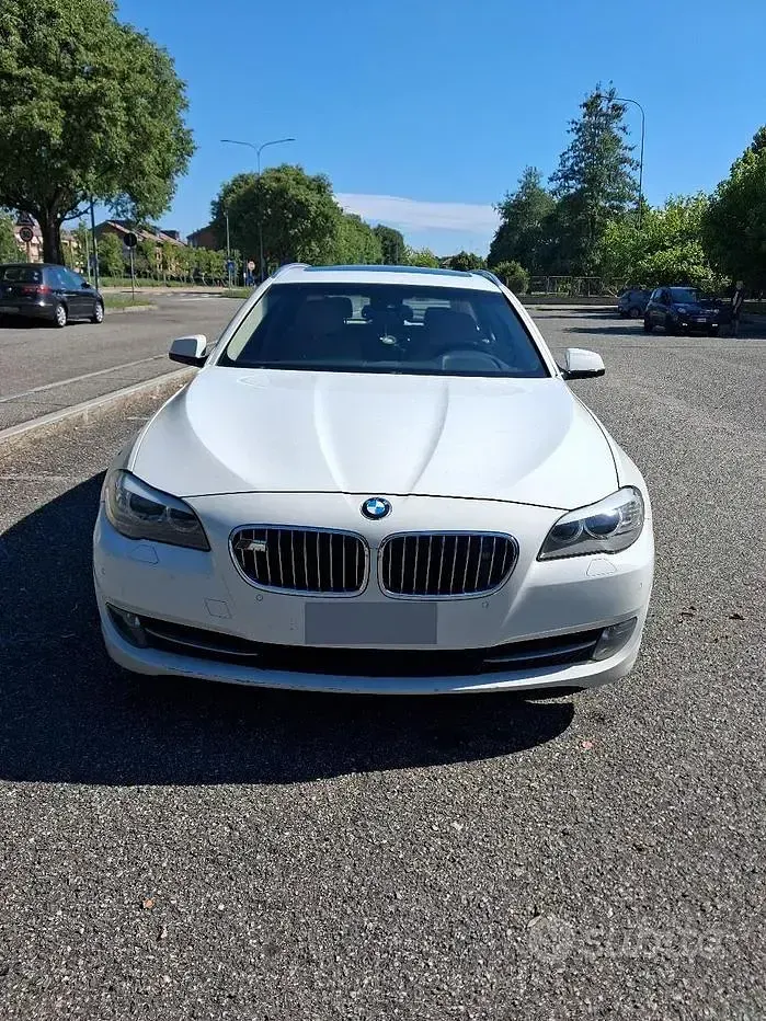 Usata BMW 530 258 CV (189 kW) 2011 Bianco Station wagon