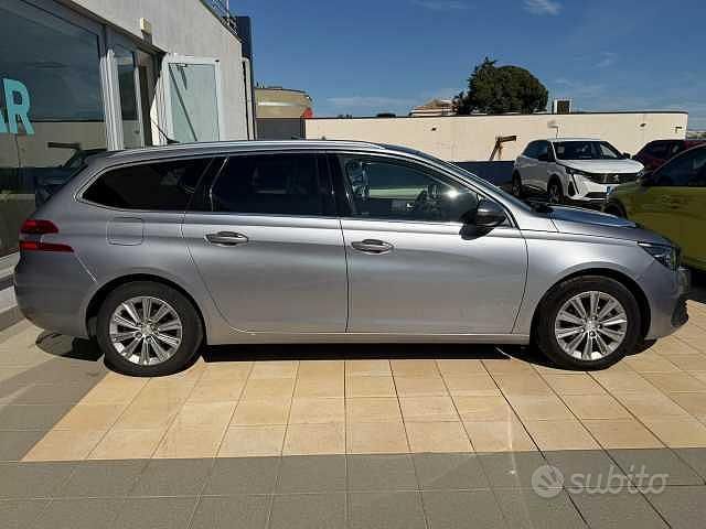 Occasion Peugeot 308 Allure 131 ch (96 kW) 2021 Gris Break