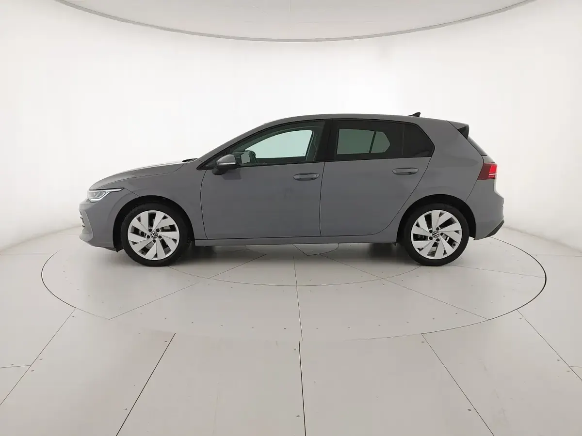 Usata VW Golf VIII Edition 150 CV (110 kW) 2024 Moonstone grey Berlina
