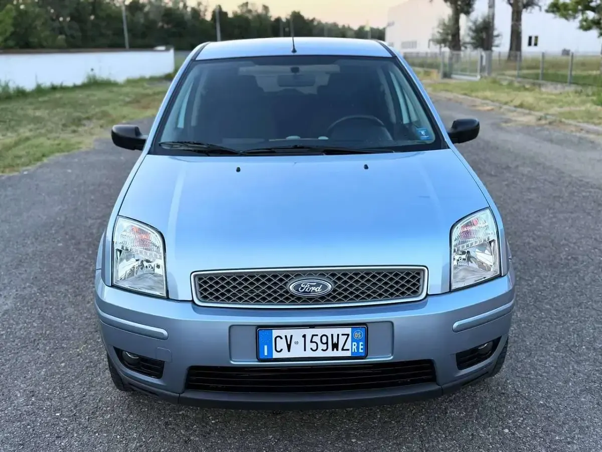 Usata Ford Fusion 80 CV (58 kW) 2005 Blu/azzurro Utilitaria