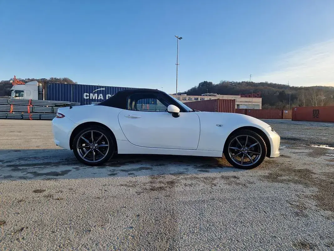 Usata Mazda MX5 Inclusive 184 CV (135 kW) 2019 Bianco Cabrio