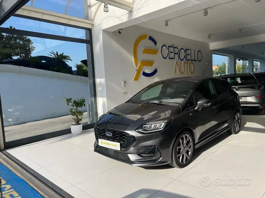 Usata Ford Fiesta ST-Line X 125 CV (91 kW) 2024 Grigio metallizzato Berlina