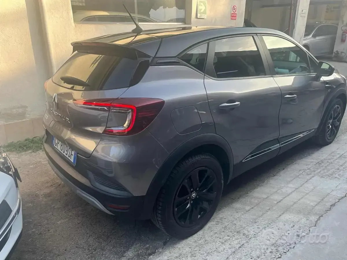 Usata Renault Captur Zen 95 CV (69 kW) 2021 SUV
