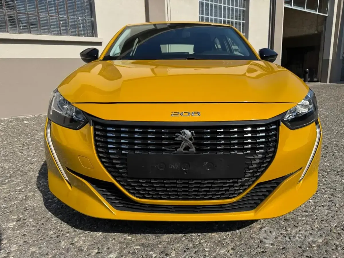 Usata Peugeot 208 75 CV (55 kW) 2023 Giallo Utilitaria