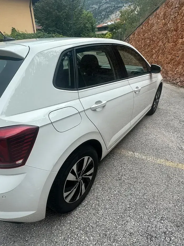 Usata VW Polo 80 CV (58 kW) 2021 Bianco Utilitaria