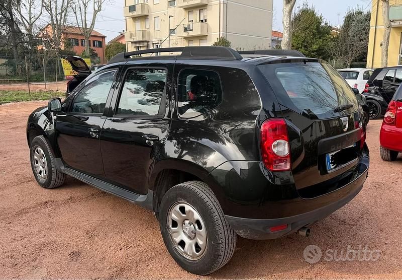 Usata Dacia Duster Lauréate 110 CV (80 kW) 2011 Nero SUV