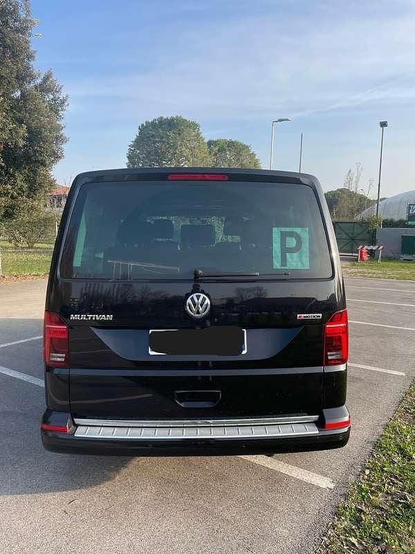 Usata VW Multivan 150 CV (110 kW) 2021 Nero Furgone