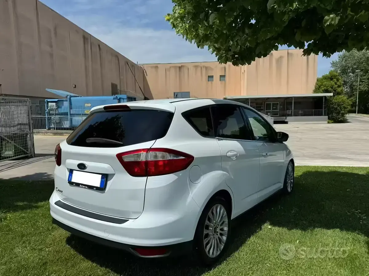 Usata Ford C-MAX Titanium 115 CV (84 kW) 2015 Bianco Monovolume