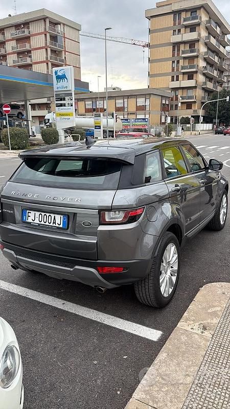 Usata Land Rover Range Rover evoque 150 CV (110 kW) 2017 Grigio SUV