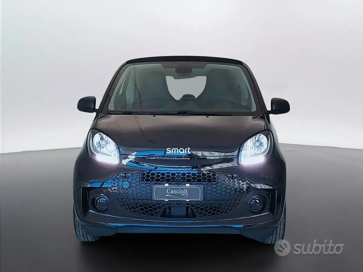 Usata Smart ForTwo Electric Drive Passion 41 kW (56 CV) 2023 Nero Berlina