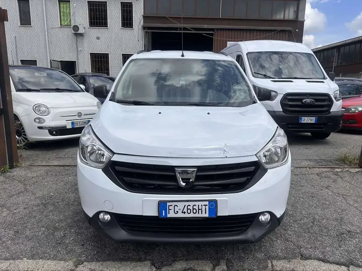 Usata Dacia Lodgy Lauréate 90 CV (66 kW) 2016 Bianco Monovolume