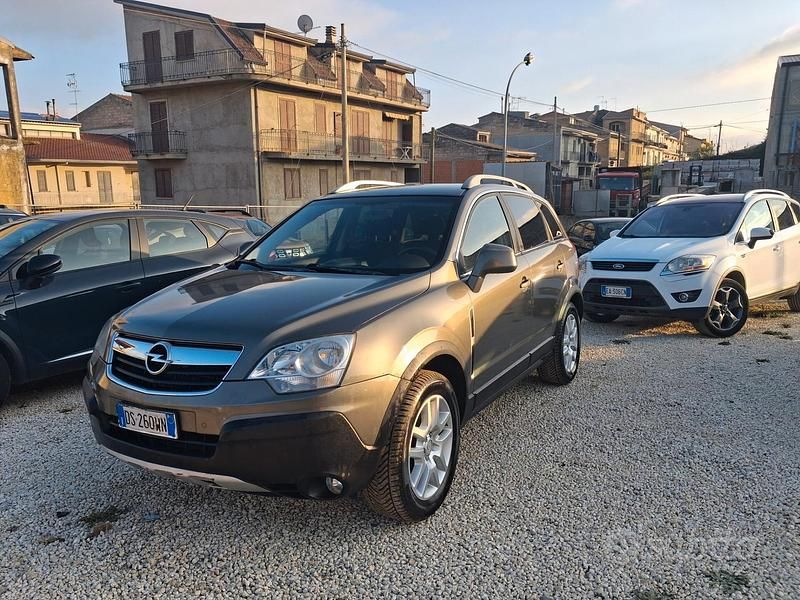 Usata Opel Antara Cosmo 150 CV (110 kW) 2008 Marrone SUV
