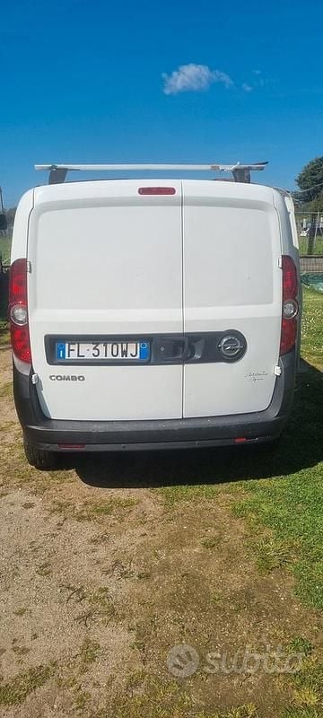 Usata Opel Combo 105 CV (77 kW) 2017 Monovolume