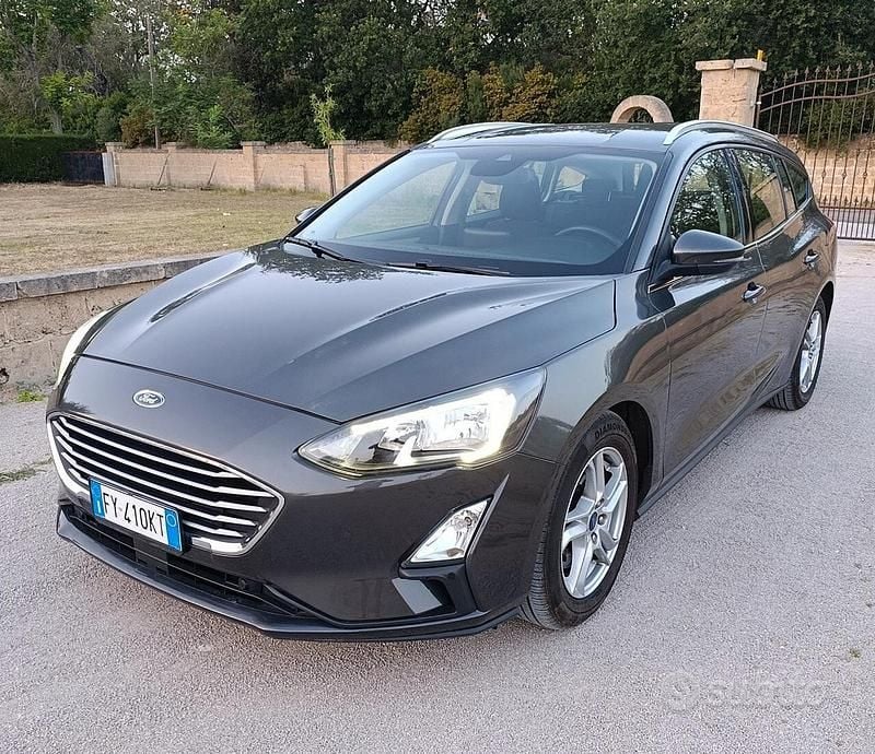 Usata Ford Focus Vignale 120 CV (88 kW) 2019 Grigio Station wagon