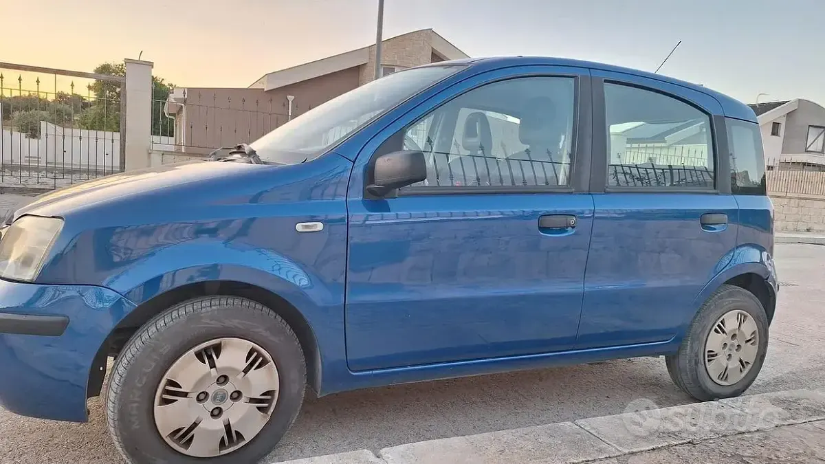 Usata Fiat Panda 70 CV (51 kW) 2005 Blu Utilitaria